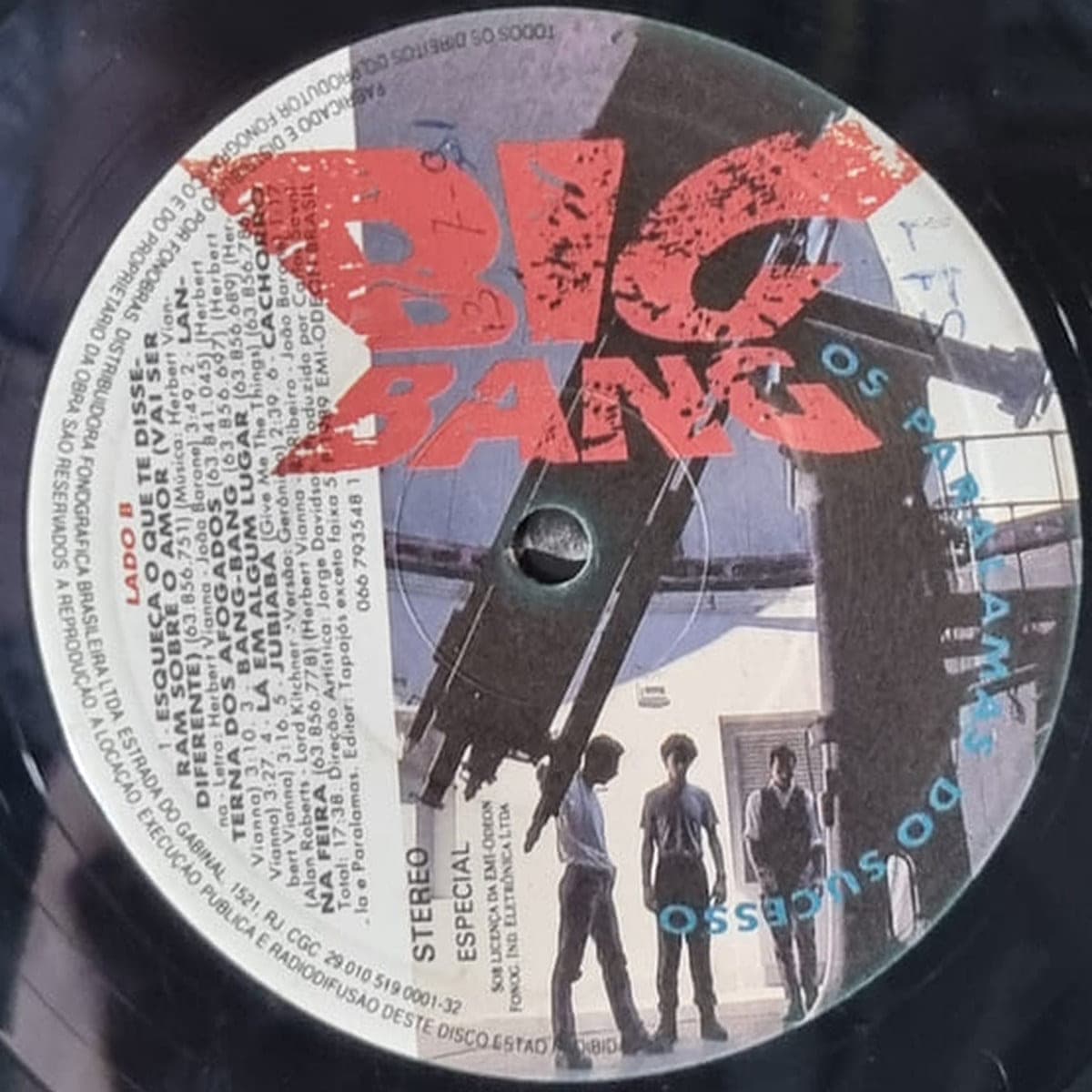 Etiqueta central de Os Paralamas do Sucesso — BIG BANG