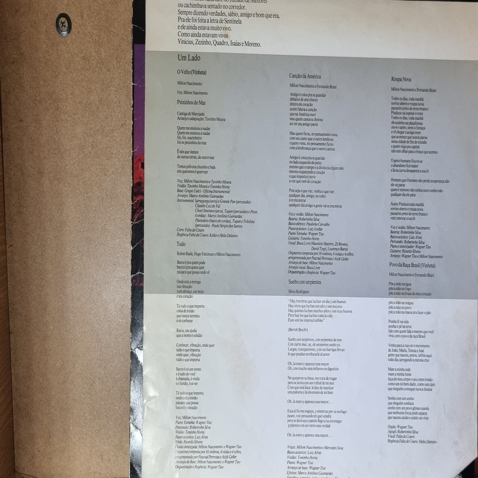Contracapa de Milton Nascimento — SENTINELA