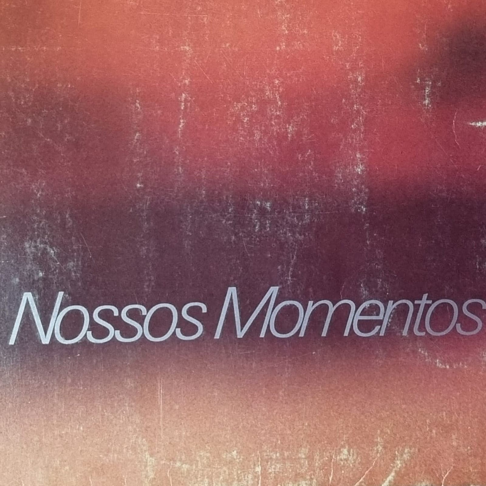 Capa de Maria Bethânia — Nossos Momentos