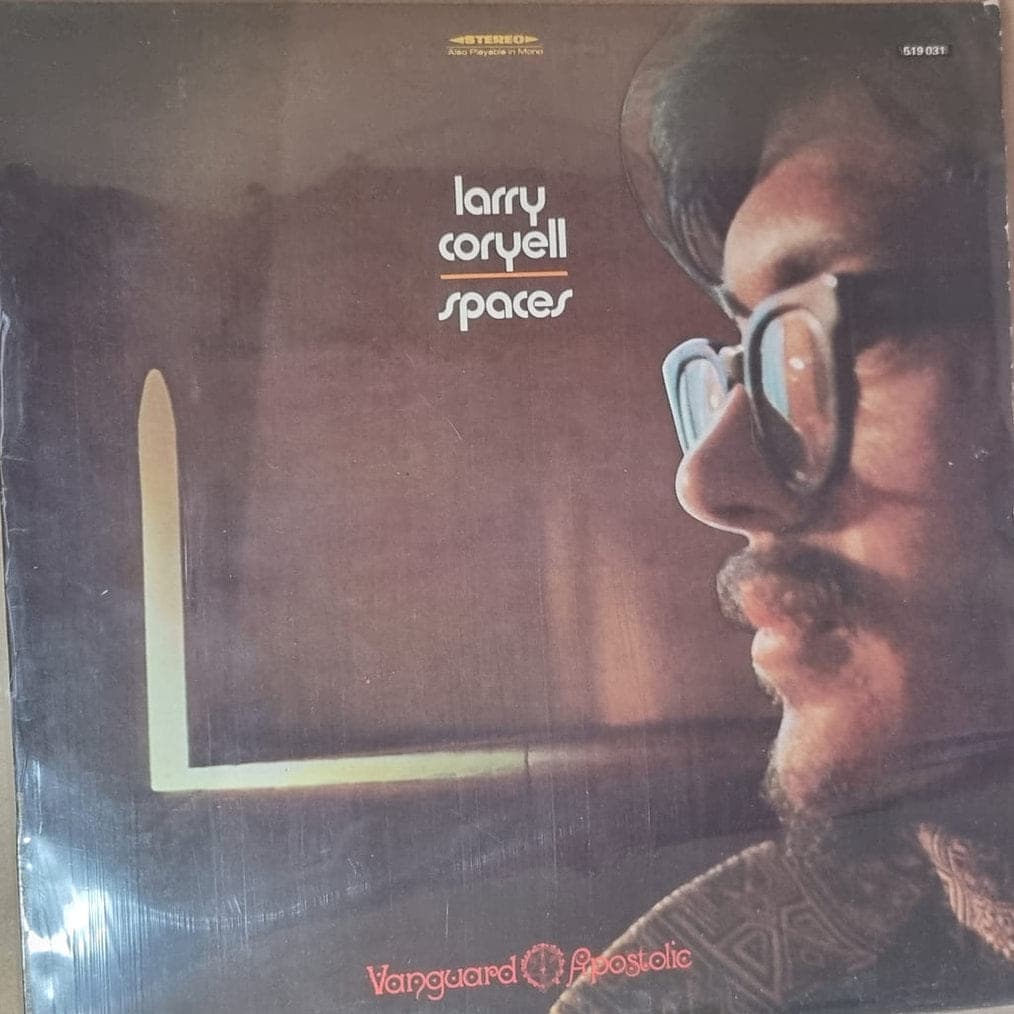Etiqueta central de LARRY CORYELL — SPACES