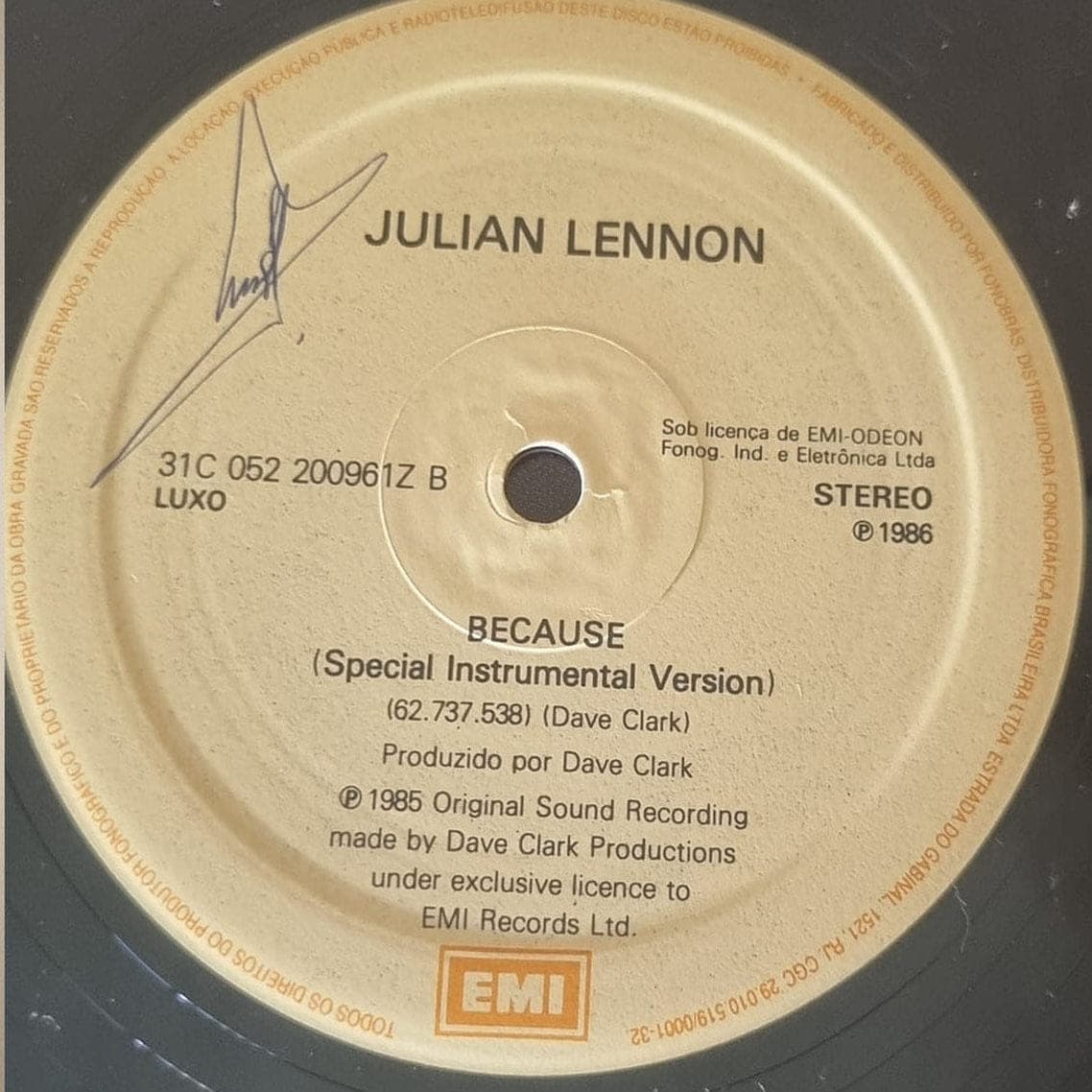 Etiqueta central de Julian Lennon — Because