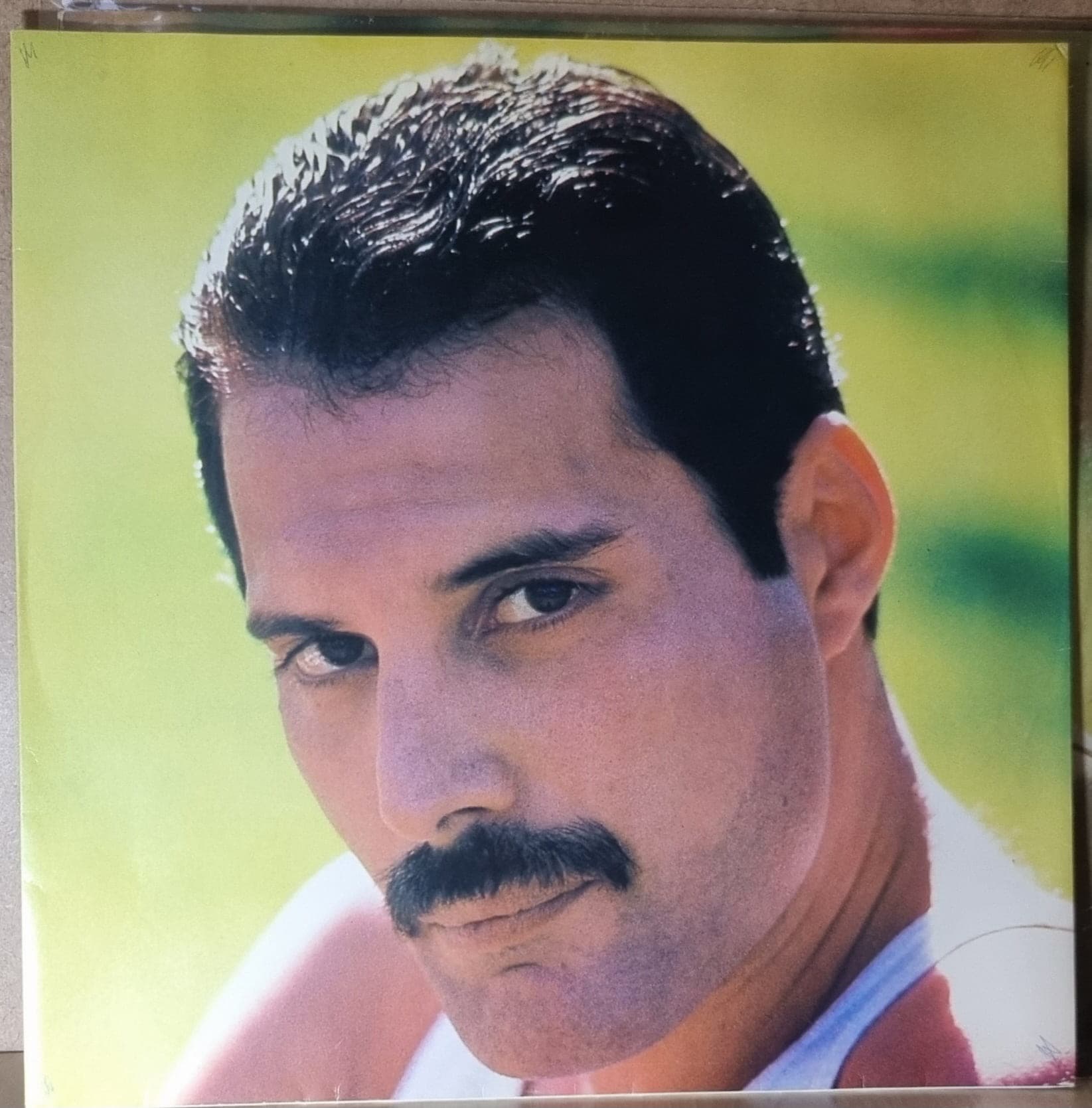 Capa de Freddie Mercury — Mr. Bad Guy