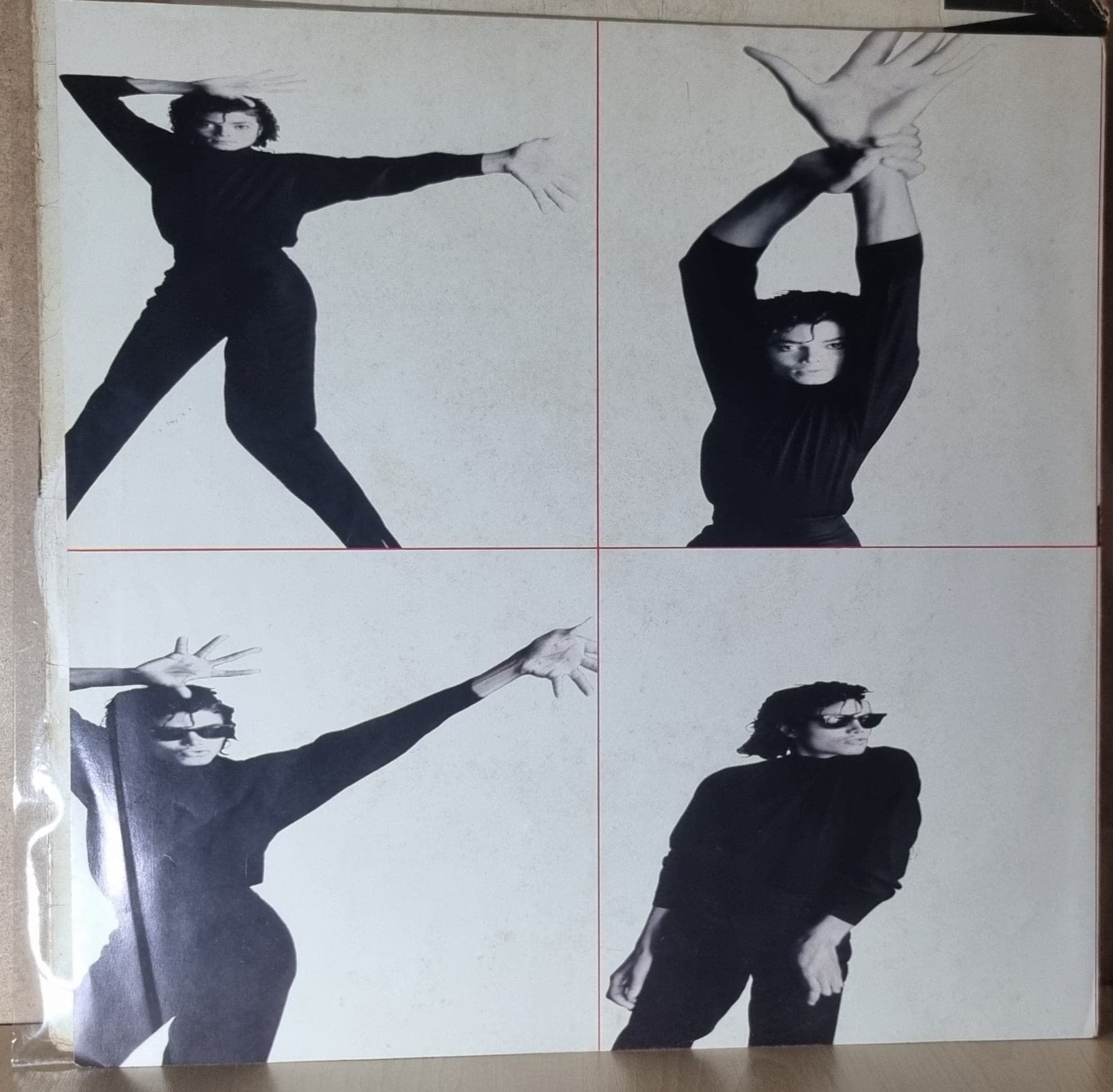 Contracapa de MICHAEL JACKSON — BAD