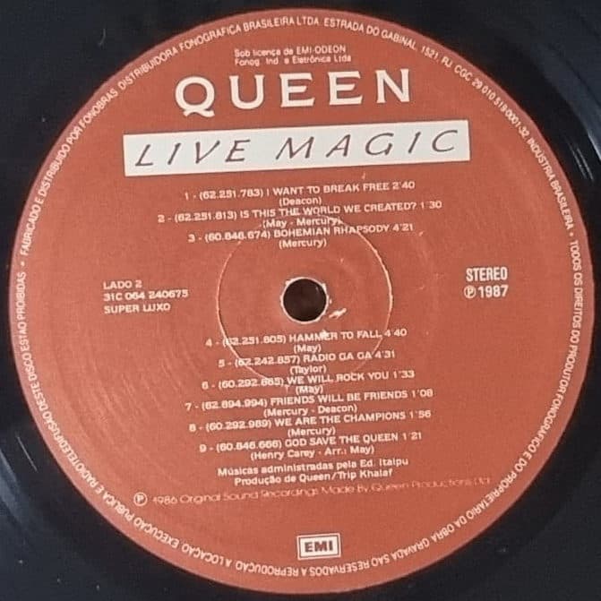 Etiqueta central de Live Magic