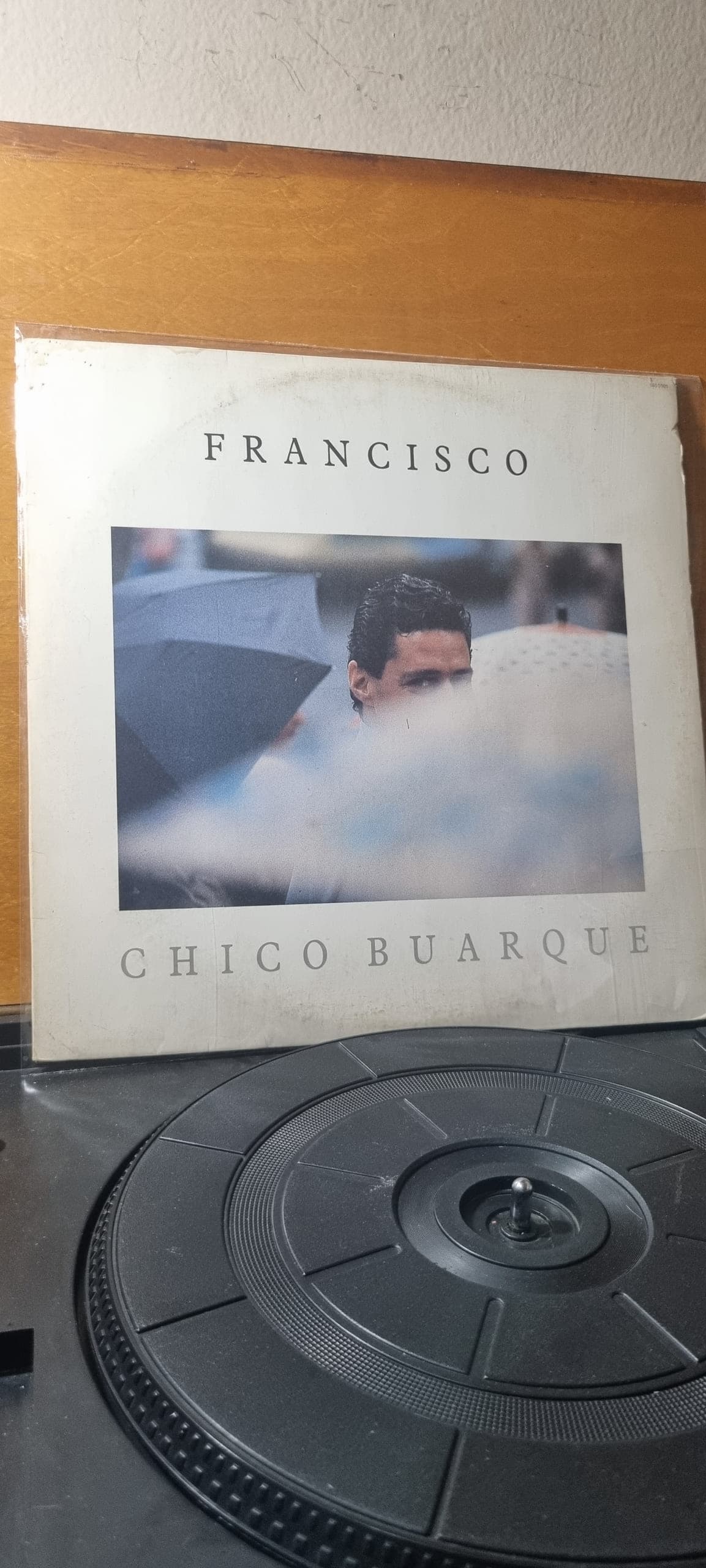 Etiqueta central de CHICO BUARQUE — FRANCISCO