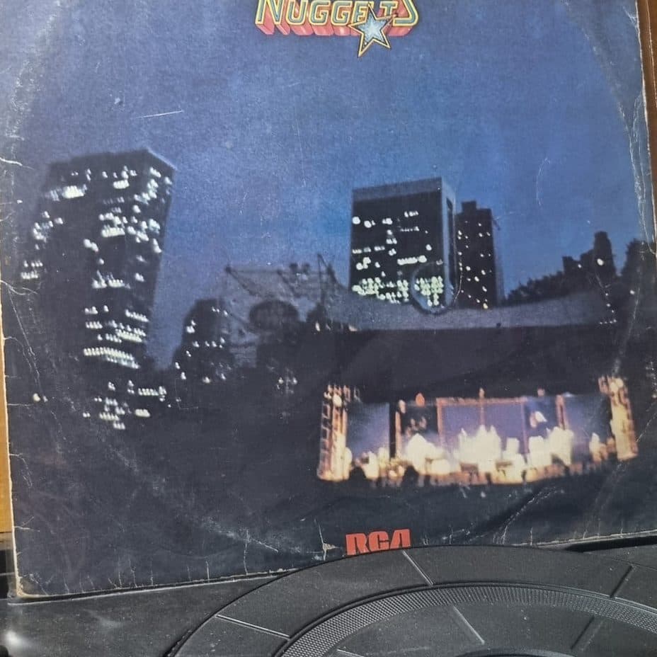 Capa de N. Y. WITH PROUD MARY, de NUGGETS