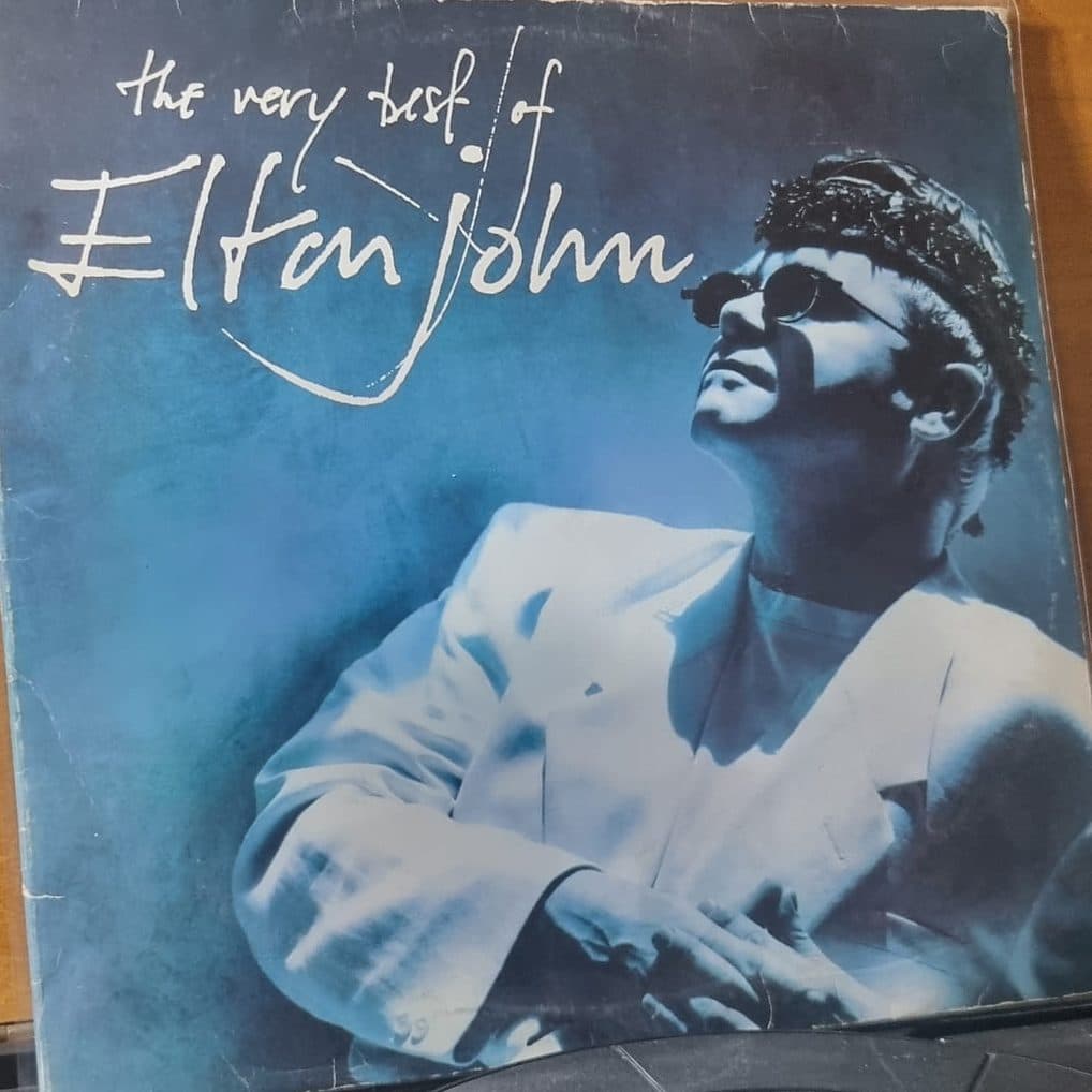 Capa de The Very Best of Elton John, de Elton John